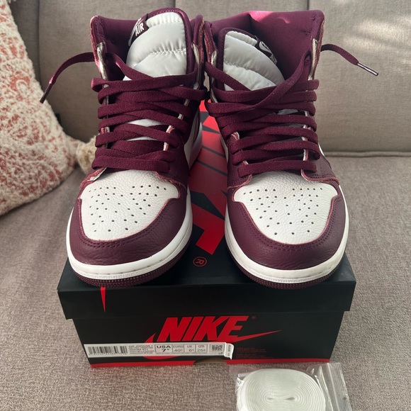 Air Jordan 1 retro OG size 7.5 men. - Picture 2 of 4